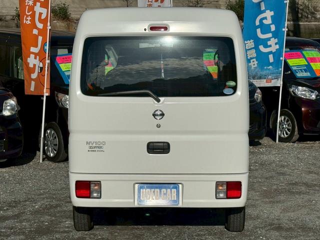 ＮＶ１００クリッパーバン ＤＸ　４人乗　社外コンポ　ＣＤ再生　スピーカー付　集中ドアロック　両側スライドドア　ヘッドライトレベライザー　エアコン　パワステ　ダブルエアバッグ　フルフラットシート　ドアバイザー　禁煙車（9枚目）