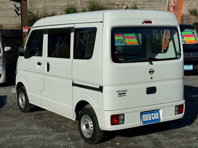 ＮＶ１００クリッパーバン ＤＸ　４人乗　社外コンポ　ＣＤ再生　スピーカー付　集中ドアロック　両側スライドドア　ヘッドライトレベライザー　エアコン　パワステ　ダブルエアバッグ　フルフラットシート　ドアバイザー　禁煙車（10枚目）