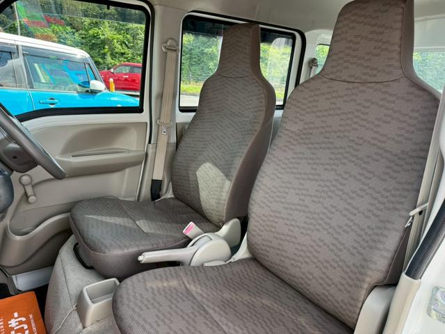 ＮＶ１００クリッパーバン ＤＸ　４人乗　社外コンポ　ＣＤ再生　スピーカー付　集中ドアロック　両側スライドドア　ヘッドライトレベライザー　エアコン　パワステ　ダブルエアバッグ　フルフラットシート　ドアバイザー　禁煙車（16枚目）