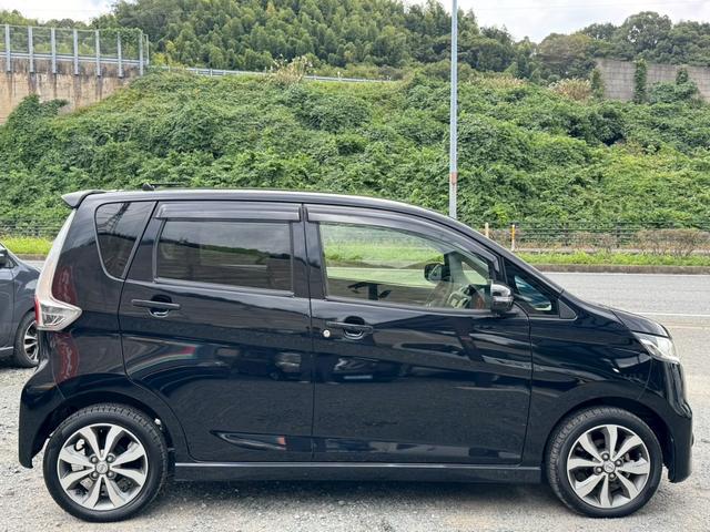 デイズ ハイウェイスター　Ｇ　純正ＳＤナビ　フルセグ　Ｂｌｕｅｔｏｏｔｈ　ＤＶＤ再生　ＨＤＭＩ対応　アラウンドビューモニター　アイドリングストップ　スマートキー　プッシュスタート　ＨＩＤ　フォグ　純正エアロ　純正アルミ　禁煙車（7枚目）