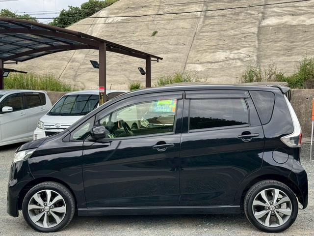 デイズ ハイウェイスター　Ｇ　純正ＳＤナビ　フルセグ　Ｂｌｕｅｔｏｏｔｈ　ＤＶＤ再生　ＨＤＭＩ対応　アラウンドビューモニター　アイドリングストップ　スマートキー　プッシュスタート　ＨＩＤ　フォグ　純正エアロ　純正アルミ　禁煙車（11枚目）