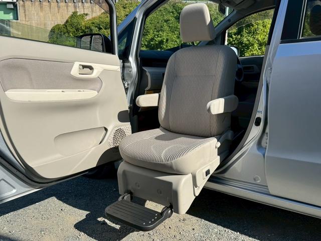ムーヴ フロントシートリフトＬ　ＳＡ　ワンオーナー　福祉車両　助手席サイドリフトアップシート　衝突被害軽減ブレーキ　スマートアシスト　アイドリングストップ　ＣＤ再生　外部入力　横滑り防止機能　キーレスエントリー　電格ミラー　禁煙車　記録簿（19枚目）
