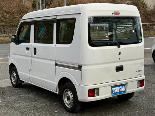 エブリイ ＰＡ　ハイルーフ　５ＡＧＳ　車４人乗　集中ドアロック　両側スライドドア　ヘッドライトレベライザー　エアコン　パワステ　ダブルエアバッグ　フルフラットシート　ドアバイザー　スペアキー　禁煙車　定期点検記録簿（11枚目）