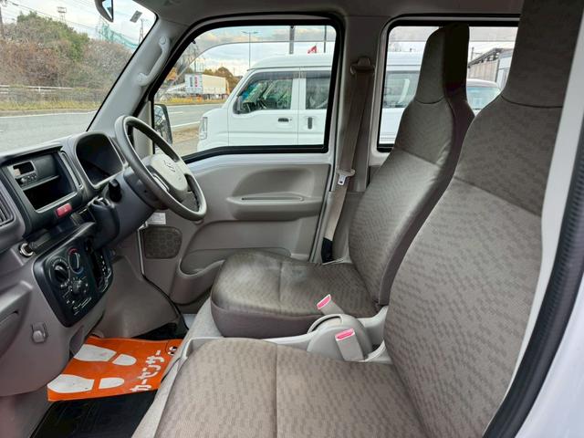 エブリイ ＰＡ　ハイルーフ　５ＡＧＳ　車４人乗　集中ドアロック　両側スライドドア　ヘッドライトレベライザー　エアコン　パワステ　ダブルエアバッグ　フルフラットシート　ドアバイザー　スペアキー　禁煙車　定期点検記録簿（16枚目）