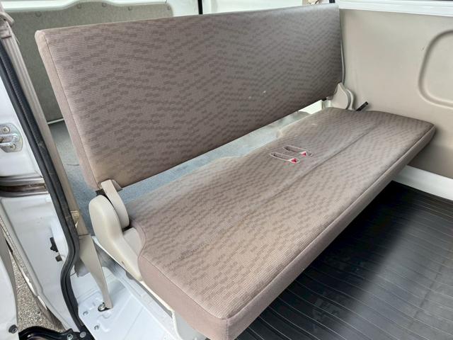 エブリイ ＰＡ　ハイルーフ　５ＡＧＳ　車４人乗　集中ドアロック　両側スライドドア　ヘッドライトレベライザー　エアコン　パワステ　ダブルエアバッグ　フルフラットシート　ドアバイザー　スペアキー　禁煙車　定期点検記録簿（29枚目）