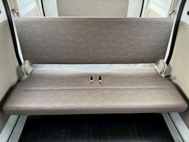 エブリイ ＰＡ　ハイルーフ　５ＡＧＳ　車４人乗　集中ドアロック　両側スライドドア　ヘッドライトレベライザー　エアコン　パワステ　ダブルエアバッグ　フルフラットシート　ドアバイザー　スペアキー　禁煙車　定期点検記録簿（30枚目）