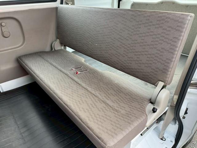 エブリイ ＰＡ　ハイルーフ　５ＡＧＳ　車４人乗　集中ドアロック　両側スライドドア　ヘッドライトレベライザー　エアコン　パワステ　ダブルエアバッグ　フルフラットシート　ドアバイザー　スペアキー　禁煙車　定期点検記録簿（31枚目）