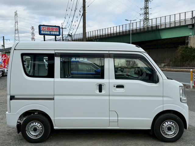 ＮＶ１００クリッパーバン ＤＸ／　５ＭＴ　４人乗　ドライブレコーダー　集中ドアロック　両側スライドドア　ヘッドライトレベライザー　エアコン　パワステ　ダブルエアバッグ　フルフラットシート　ドアバイザー　禁煙車　定期点検記録簿（8枚目）