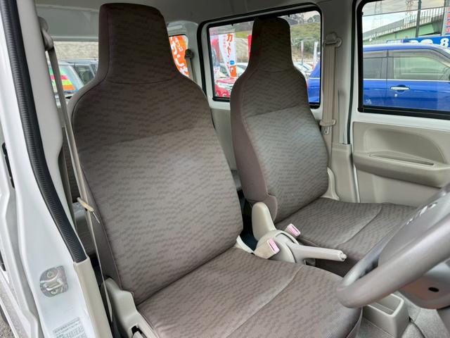 ＮＶ１００クリッパーバン ＤＸ／　５ＭＴ　４人乗　ドライブレコーダー　集中ドアロック　両側スライドドア　ヘッドライトレベライザー　エアコン　パワステ　ダブルエアバッグ　フルフラットシート　ドアバイザー　禁煙車　定期点検記録簿（15枚目）