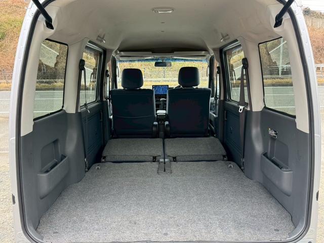 ハイゼットカーゴ クルーズ　ディスプレイオーディオ　Ｂｌｕｅｔｏｏｔｈ　ＥＴＣ　後付アームレスト　４人乗　電格ミラー　集中ドアロック　両側スライドドア　ヘッドライトレベライザー　ダブルエアバッグ　フルフラットシート　ドアバイザー（36枚目）