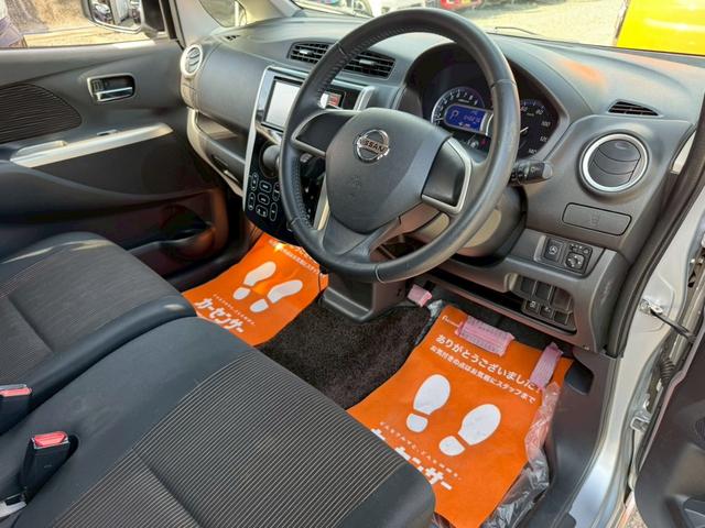 �n���h���C����������[�^�[������������肵�Ă���܂����K���X���L�����E���ǍD�ŉ^�]���₷���R���f�B�V�����ɂȂ��Ă���܂����ቿ�i�Ԃł����M�������Ă��͂����܂�����