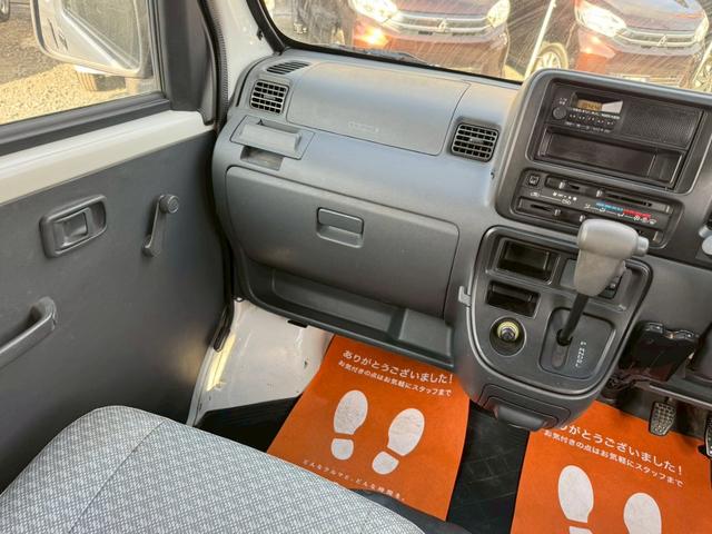 ハイゼットカーゴ スペシャルクリーン　ハイルーフ　４人乗　純正ラジオ　ＥＴＣ　集中ドアロック　両側スライドドア　ヘッドライトレベライザー　エアコン　パワステ　ダブルエアバッグ　フルフラットシート　ドアバイザー　レンタカーアップ車　取説（20枚目）