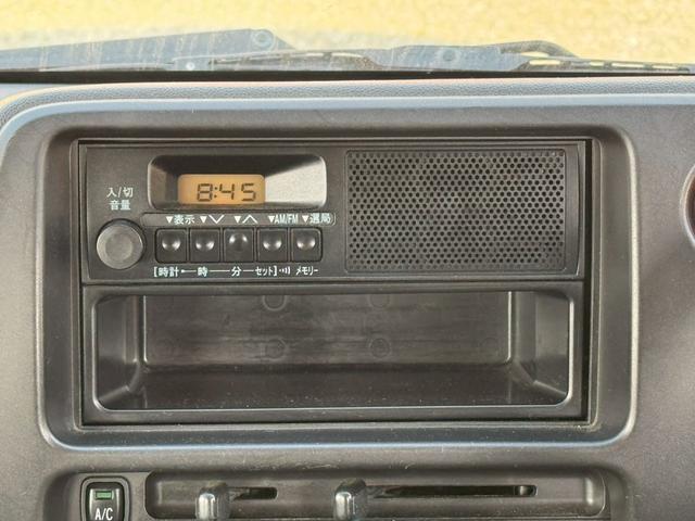 ハイゼットカーゴ スペシャルクリーン　ハイルーフ　４人乗　純正ラジオ　ＥＴＣ　集中ドアロック　両側スライドドア　ヘッドライトレベライザー　エアコン　パワステ　ダブルエアバッグ　フルフラットシート　ドアバイザー　レンタカーアップ車　取説（25枚目）