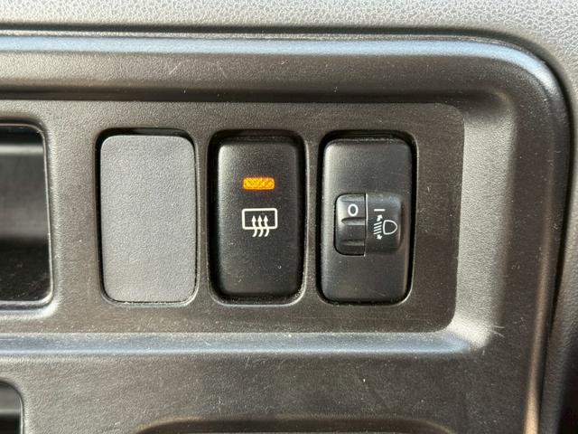 ハイゼットカーゴ スペシャルクリーン　ハイルーフ　４人乗　純正ラジオ　ＥＴＣ　集中ドアロック　両側スライドドア　ヘッドライトレベライザー　エアコン　パワステ　ダブルエアバッグ　フルフラットシート　ドアバイザー　レンタカーアップ車　取説（29枚目）