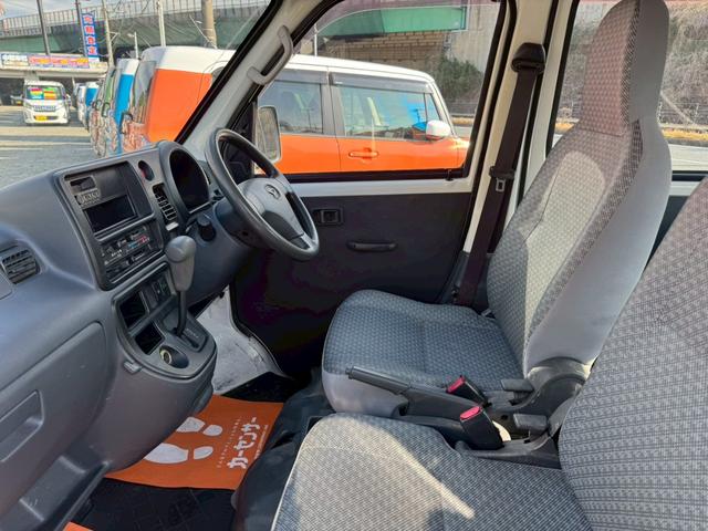 ハイゼットカーゴ スペシャル　ハイルーフ　４人乗　純正ラジオ　集中ドアロック　両側スライドドア　ヘッドライトレベライザー　エアコン　パワステ　ダブルエアバッグ　フルフラットシート　ドアバイザー　レンタカーアップ車　取扱説明書（17枚目）