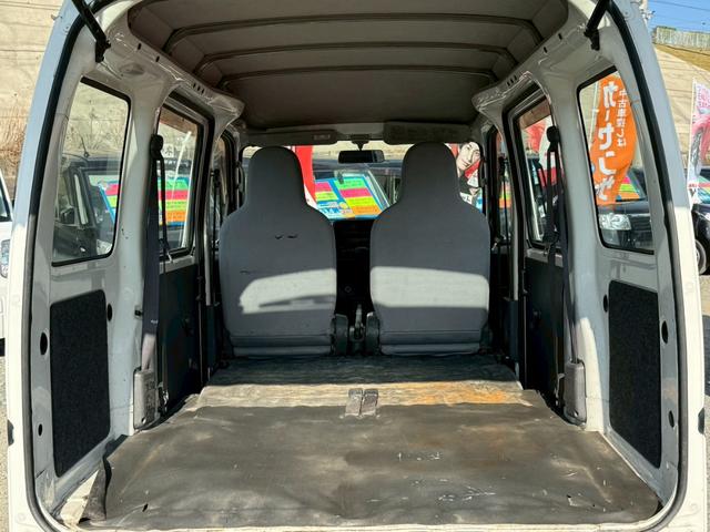 ハイゼットカーゴ スペシャル　ハイルーフ　４人乗　純正ラジオ　集中ドアロック　両側スライドドア　ヘッドライトレベライザー　エアコン　パワステ　ダブルエアバッグ　フルフラットシート　ドアバイザー　レンタカーアップ車　取扱説明書（33枚目）