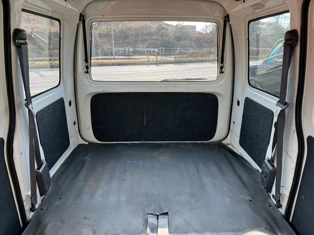 ハイゼットカーゴ スペシャル　ハイルーフ　４人乗　純正ラジオ　集中ドアロック　両側スライドドア　ヘッドライトレベライザー　エアコン　パワステ　ダブルエアバッグ　フルフラットシート　ドアバイザー　レンタカーアップ車　取扱説明書（34枚目）