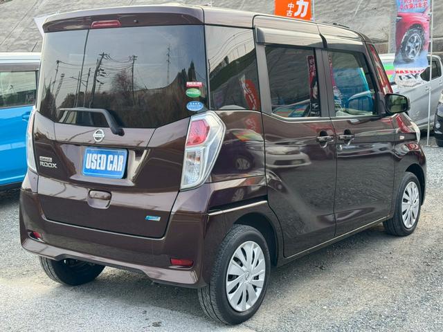 デイズルークス Ｓ　衝突被害軽減ブレーキ　純正ＳＤナビ　フルセグ　Ｂｌｕｅｔｏｏｔｈ　バックカメラ　ＵＳＢ入力　アイドリングストップ　キーレス　ヘッドライトレベライザー　電格ミラー　ドアバイザー　禁煙車　定期点検記録簿（9枚目）