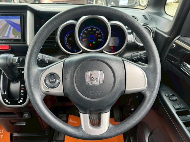 Ｎ－ＢＯＸカスタム Ｇ・Ｌパッケージ　電動スライドドア　社外メモリーナビ　ＴＶ　ミュージックサーバー　ＥＴＣ　シートカバー　スマートキー　プッシュスタート　ディスチャージヘッドライト　フォグランプ　純正１４ＡＷ　禁煙車　記録簿　取扱説明書（11枚目）