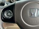 ★ステアリングスイッチ★ステアリングにオーディオ操作スイッチが付いています♪オーディオ画面に直接タッチしなくても操作が出来ますので、運転に集中できます。エアバックも搭載で安心してお乗り頂けます（＾＾）