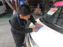 納車前にも、仕上げを行っております!!細部まできれいに仕上げ、納車時にピカピカの状態での納車ができるように努めています。料金はかかりますが、お車お渡し後の洗車にも違いが出てきますよ\(^o^)/