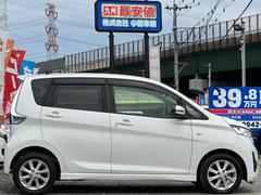 横から☆当店は全国販売、納車（店頭契約）を自信もって行っております。お車を自社便もしくは提携陸送会社にてご自宅までお届けします。納車場所を教えて頂ければ陸送費及び他府県登録費用をお見積りいたします☆ 4