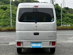 後からの一枚★外装は専任のスタッフが真心こめて丁寧に磨き上げておりますので、ピカピカに仕上がっております！又、当店でのお車をご購入のお客様はオイル交換が無料となっております！！ 6