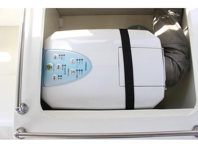 ハイエースバン ＲＶビックフット　スウィング４．７ｎ　２．８ＤＴ　４ＷＤ　キャンピングカー　シンク　冷蔵庫　ＦＦヒーター　電子レンジ　１５００Ｗインバーター　コロナ製冷風機　ツインサブバッテリー　走行充電　外部充電　マックスファン　床下収納　１オーナー車（10枚目）