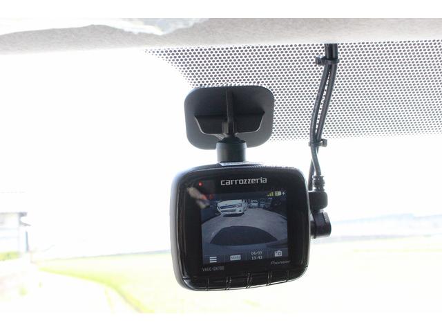 ハイエースバン ＲＶビックフット　スウィング４．７ｎ　２．８ＤＴ　４ＷＤ　キャンピングカー　シンク　冷蔵庫　ＦＦヒーター　電子レンジ　１５００Ｗインバーター　コロナ製冷風機　ツインサブバッテリー　走行充電　外部充電　マックスファン　床下収納　１オーナー車（16枚目）