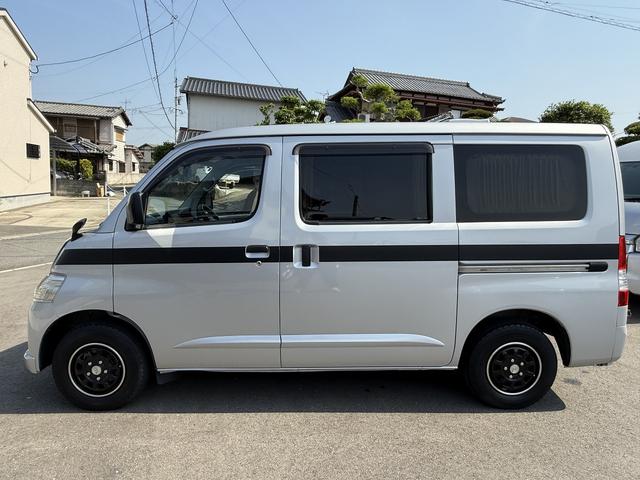 ライトエースバン ステージ２１　リゾートデュオ　ルクシオ　４ＷＤ　キャンピングカー　ＦＦヒーター　１５００Ｗインバーター　ツインサブバッテリー　走行充電　外部充電　シンク　ポータブル冷蔵庫　フリップダウンモニター　電子レンジ　フレキシブルソーラーパネル　ナビ（24枚目）
