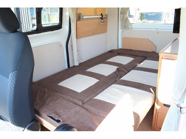 ＮＶ２００バネットバン キャンピングカー広島　ポップコンｅＥ　ポップアップルーフ　ＦＦヒーター　冷蔵庫　シンク　カセットコンロ　架装部ＴＶ　サブバッテリー　走行充電器　外部充電器　３５０Ｗインバーター　地デジチューナー　ナビ　バックカメラ　ＥＴＣ　１オーナー車（8枚目）