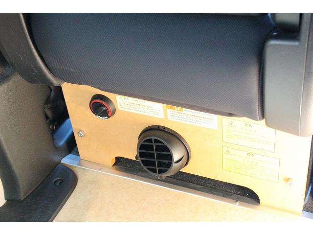 ＮＶ２００バネットバン キャンピングカー広島　ポップコンｅＥ　ポップアップルーフ　ＦＦヒーター　冷蔵庫　シンク　カセットコンロ　架装部ＴＶ　サブバッテリー　走行充電器　外部充電器　３５０Ｗインバーター　地デジチューナー　ナビ　バックカメラ　ＥＴＣ　１オーナー車（11枚目）