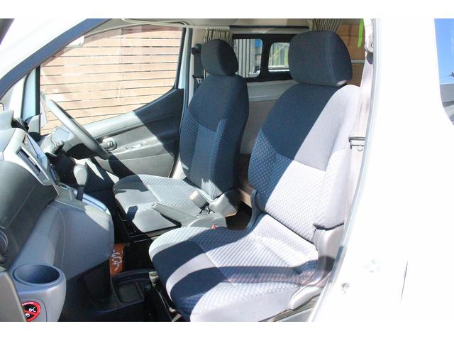 ＮＶ２００バネットバン キャンピングカー広島　ポップコンｅＥ　ポップアップルーフ　ＦＦヒーター　冷蔵庫　シンク　カセットコンロ　架装部ＴＶ　サブバッテリー　走行充電器　外部充電器　３５０Ｗインバーター　地デジチューナー　ナビ　バックカメラ　ＥＴＣ　１オーナー車（16枚目）