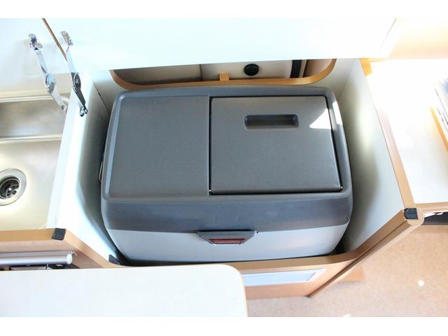 ＮＶ２００バネットバン キャンピングカー広島　ポップコンｅＥ　ポップアップルーフ　ＦＦヒーター　冷蔵庫　シンク　カセットコンロ　架装部ＴＶ　サブバッテリー　走行充電器　外部充電器　３５０Ｗインバーター　地デジチューナー　ナビ　バックカメラ　ＥＴＣ　１オーナー車（60枚目）