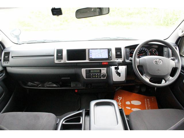 ハイエースバン ＲＶビックフット　リトルノオクタービアＭ　ＦＦヒーター　１５００Ｗインバーター　冷蔵庫　ソーラーパネル（２枚）　シンク　ＩＨコンロ　レンジ　ツインサブＢＴ　走行充電　外部充電　マックスファン　フリップダウンモニター　リアスピーカー　１オーナー（15枚目）