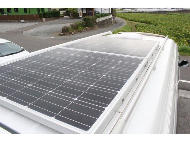 ハイエースバン ＲＶビックフット　リトルノオクタービアＭ　ＦＦヒーター　１５００Ｗインバーター　冷蔵庫　ソーラーパネル（２枚）　シンク　ＩＨコンロ　レンジ　ツインサブＢＴ　走行充電　外部充電　マックスファン　フリップダウンモニター　リアスピーカー　１オーナー（21枚目）