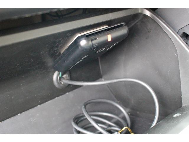 ハイエースバン ＲＶビックフット　リトルノオクタービアＭ　ＦＦヒーター　１５００Ｗインバーター　冷蔵庫　ソーラーパネル（２枚）　シンク　ＩＨコンロ　レンジ　ツインサブＢＴ　走行充電　外部充電　マックスファン　フリップダウンモニター　リアスピーカー　１オーナー（42枚目）