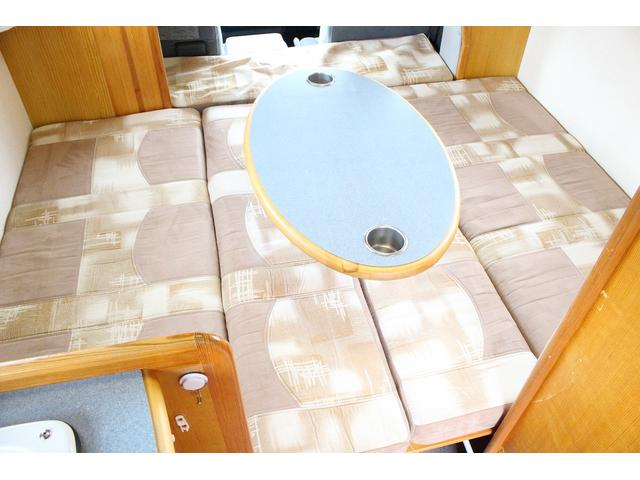 ボンゴトラック ＡｔｏＺ　アミティＲＲ　ＦＦヒーター　２０００Ｗインバーター　オーニング　シンク　冷蔵庫　電子レンジ　架装部ＴＶ　ツインサブバッテリー　走行充電　外部充電　マックスファン　カセットトイレ　走行用リアクーラー（46枚目）