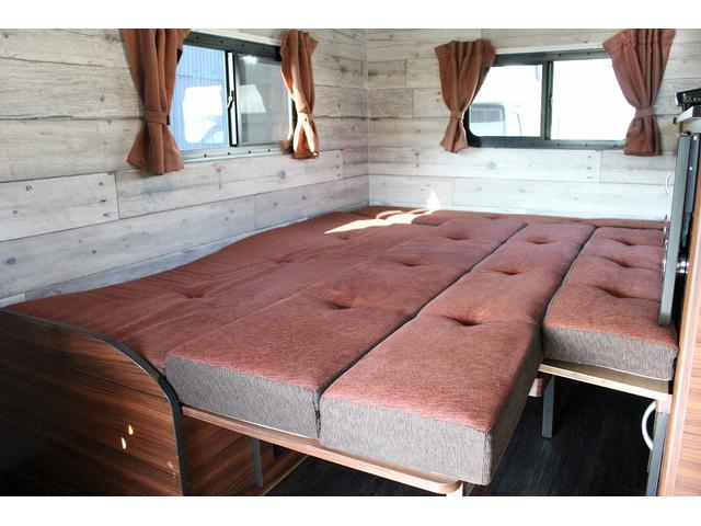 ピクシストラック ミスティック　レジストロ　ＳＡＩＩＩｔ　ＦＦヒーター　サブバッテリー　ルーフベント　走行充電　外部充電　シンク　ＩＨクッキングヒーター　給排水１９Ｌポリタンク　ナビ　バックカメラ　ＥＴＣ　スタビライザー　８ナンバー普通車登録（5枚目）