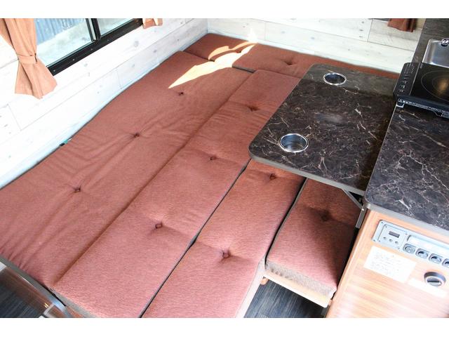 ピクシストラック ミスティック　レジストロ　ＳＡＩＩＩｔ　ＦＦヒーター　サブバッテリー　ルーフベント　走行充電　外部充電　シンク　ＩＨクッキングヒーター　給排水１９Ｌポリタンク　ナビ　バックカメラ　ＥＴＣ　スタビライザー　８ナンバー普通車登録（6枚目）