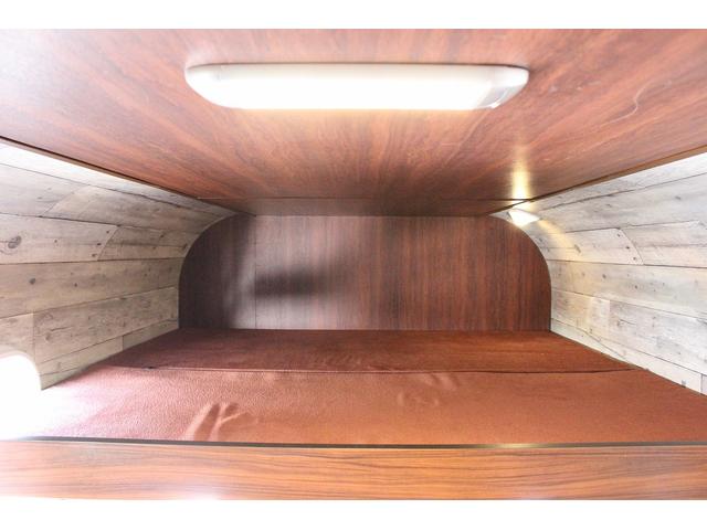 ピクシストラック ミスティック　レジストロ　ＳＡＩＩＩｔ　ＦＦヒーター　サブバッテリー　ルーフベント　走行充電　外部充電　シンク　ＩＨクッキングヒーター　給排水１９Ｌポリタンク　ナビ　バックカメラ　ＥＴＣ　スタビライザー　８ナンバー普通車登録（7枚目）