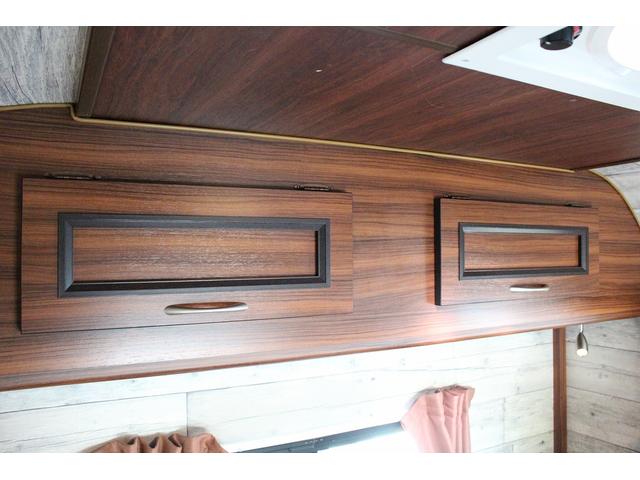 ピクシストラック ミスティック　レジストロ　ＳＡＩＩＩｔ　ＦＦヒーター　サブバッテリー　ルーフベント　走行充電　外部充電　シンク　ＩＨクッキングヒーター　給排水１９Ｌポリタンク　ナビ　バックカメラ　ＥＴＣ　スタビライザー　８ナンバー普通車登録（10枚目）