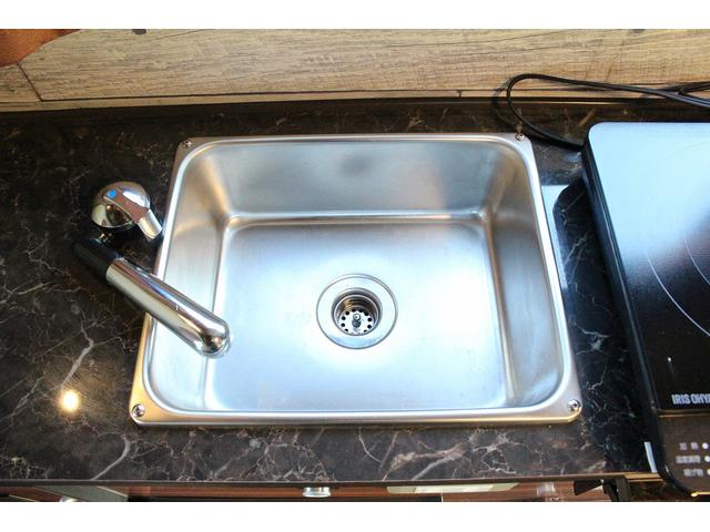 ピクシストラック ミスティック　レジストロ　ＳＡＩＩＩｔ　ＦＦヒーター　サブバッテリー　ルーフベント　走行充電　外部充電　シンク　ＩＨクッキングヒーター　給排水１９Ｌポリタンク　ナビ　バックカメラ　ＥＴＣ　スタビライザー　８ナンバー普通車登録（42枚目）