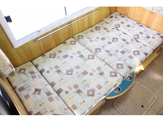 カムロード バンテック　ジル５２０　４ＷＤ　ウィンドウエアコン　ＦＦヒーター　トイレ　シャワー　温水ボイラー　３ＷＡＹ冷蔵庫　サブバッテリー　走行充電　外部充電　架装部ＴＶ　ルーフベント　オーニング　サイクルキャリア　走行用リアクーラー（5枚目）