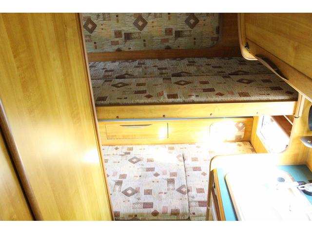 カムロード バンテック　ジル５２０　４ＷＤ　ウィンドウエアコン　ＦＦヒーター　トイレ　シャワー　温水ボイラー　３ＷＡＹ冷蔵庫　サブバッテリー　走行充電　外部充電　架装部ＴＶ　ルーフベント　オーニング　サイクルキャリア　走行用リアクーラー（7枚目）