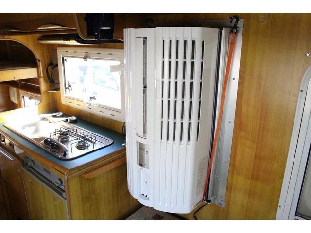 カムロード バンテック　ジル５２０　４ＷＤ　ウィンドウエアコン　ＦＦヒーター　トイレ　シャワー　温水ボイラー　３ＷＡＹ冷蔵庫　サブバッテリー　走行充電　外部充電　架装部ＴＶ　ルーフベント　オーニング　サイクルキャリア　走行用リアクーラー（12枚目）