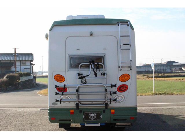 カムロード バンテック　ジル５２０　４ＷＤ　ウィンドウエアコン　ＦＦヒーター　トイレ　シャワー　温水ボイラー　３ＷＡＹ冷蔵庫　サブバッテリー　走行充電　外部充電　架装部ＴＶ　ルーフベント　オーニング　サイクルキャリア　走行用リアクーラー（22枚目）