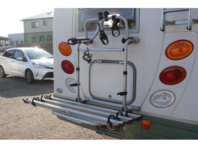 カムロード バンテック　ジル５２０　４ＷＤ　ウィンドウエアコン　ＦＦヒーター　トイレ　シャワー　温水ボイラー　３ＷＡＹ冷蔵庫　サブバッテリー　走行充電　外部充電　架装部ＴＶ　ルーフベント　オーニング　サイクルキャリア　走行用リアクーラー（28枚目）