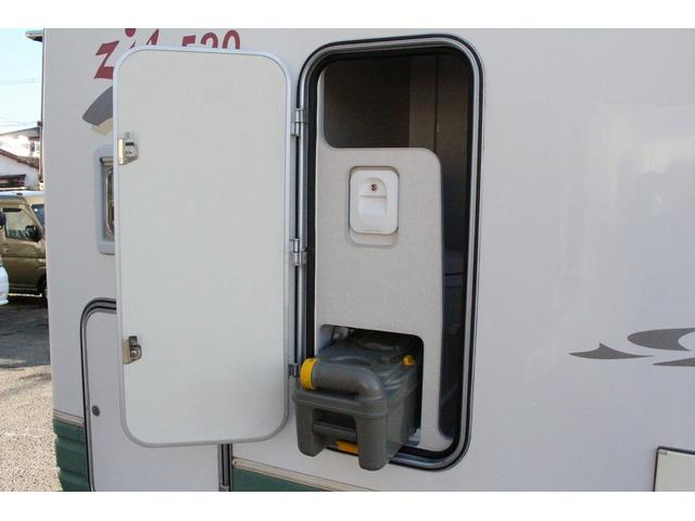 カムロード バンテック　ジル５２０　４ＷＤ　ウィンドウエアコン　ＦＦヒーター　トイレ　シャワー　温水ボイラー　３ＷＡＹ冷蔵庫　サブバッテリー　走行充電　外部充電　架装部ＴＶ　ルーフベント　オーニング　サイクルキャリア　走行用リアクーラー（32枚目）