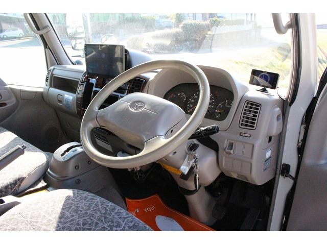 カムロード バンテック　ジル５２０　４ＷＤ　ウィンドウエアコン　ＦＦヒーター　トイレ　シャワー　温水ボイラー　３ＷＡＹ冷蔵庫　サブバッテリー　走行充電　外部充電　架装部ＴＶ　ルーフベント　オーニング　サイクルキャリア　走行用リアクーラー（41枚目）